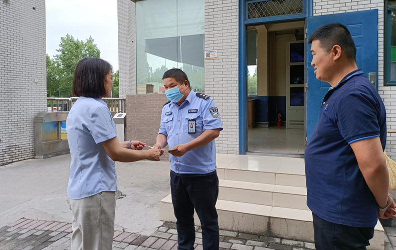 西瑞集團(tuán)：工會(huì)慰問(wèn)困難職工和外協(xié)單位工作人員